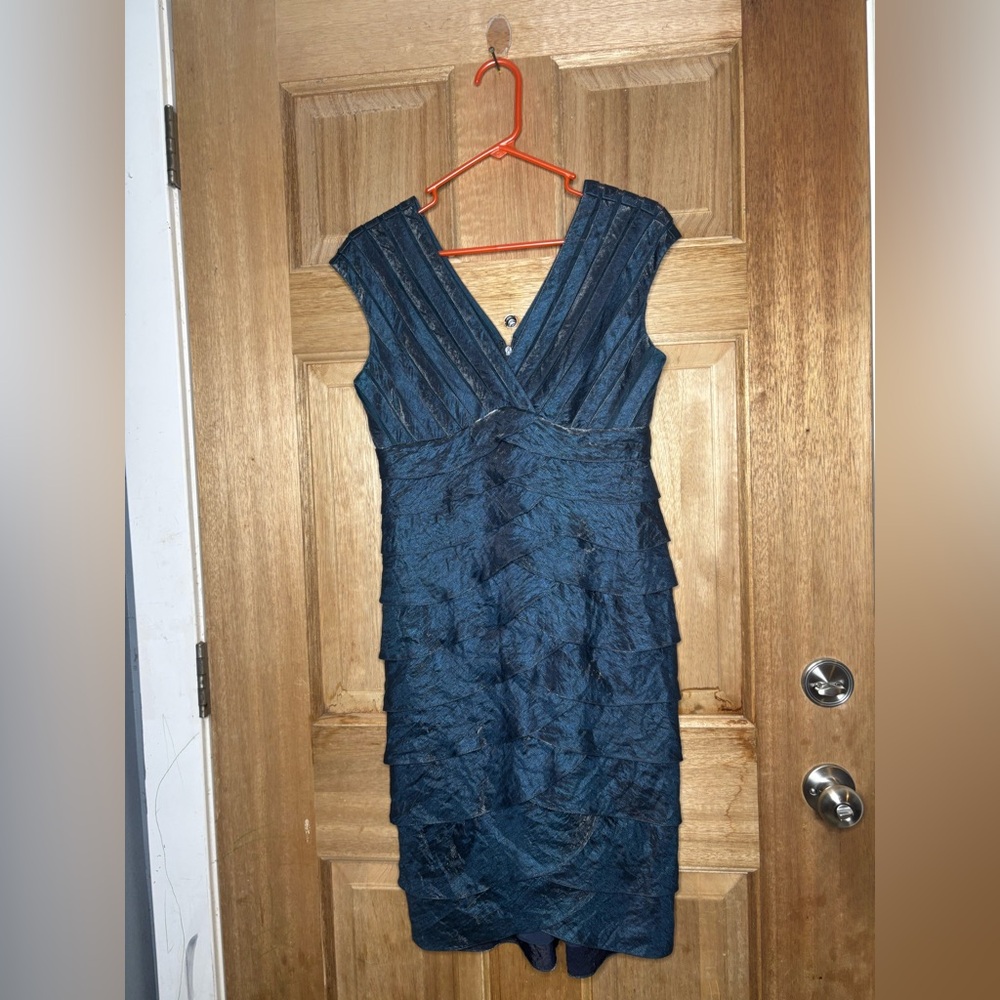 Adrianna Papell women’s Navy Pleated drees‎ size 8